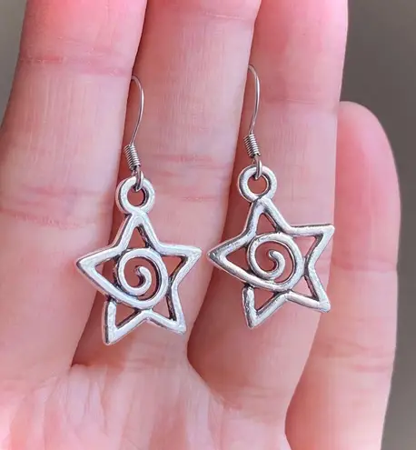 Handmade funky grunge y2k simple swirl star earrings 🌟🌀