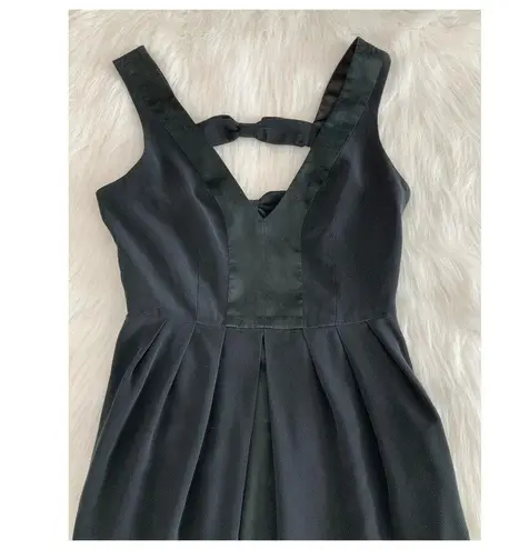 Walter Baker Silk Black Midi Dress Open Back Bow Detail Cocktail Party Size 0 XS