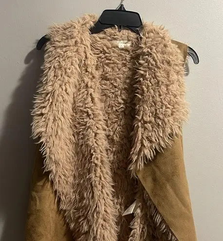 Coco + Jaimeson faux leather/fur suede vest