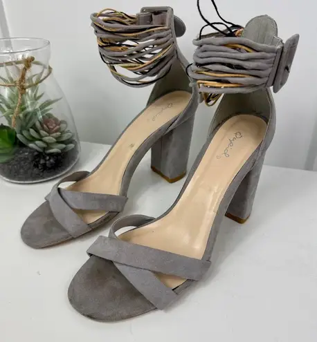 Cute Womens Sandals Size 8 Gray