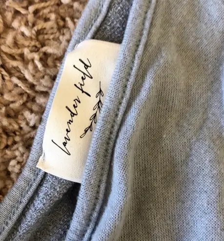 Lavender Field Romper Size small Blue