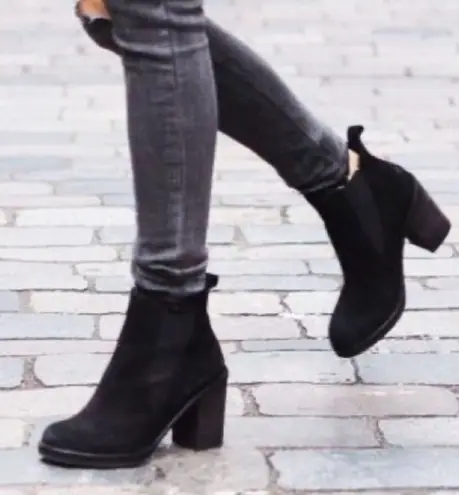 Rag and Bone  Devon Boots Women's 39.5 9 Black Suede Ankle Stacked Heel Boots Biker thumbnail 1