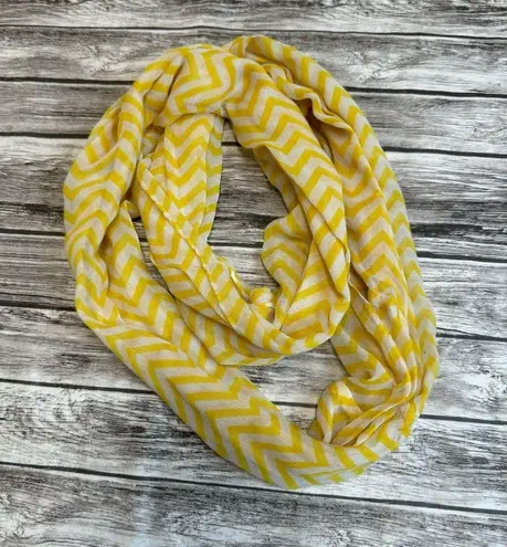 infinity Unbranded Women's  Neck Scarf Sheer Yellow White Chevron Zig Zag Light