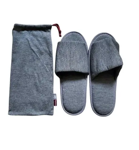 American Airlines Flagship Business First Class Nest Bedding Gray Slippers New Size undefined