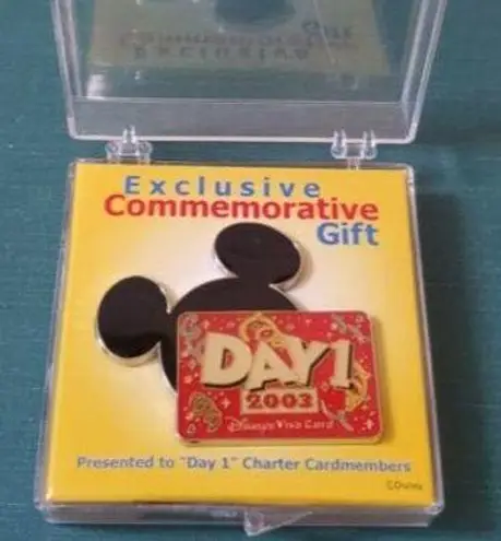  Visa Card Day 1 2003‎ WDW Charter Member Disney LE Exclusive Pin w… - Image 1