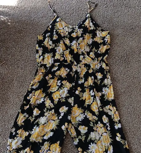 Love Tree yellow floral jumpsuit size 2X