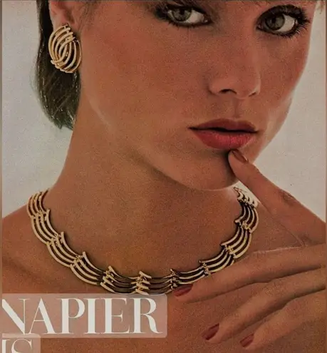 Napier Vintage 1960s White Milkglass Rhinestone Leaves Clip on Earrings Gold