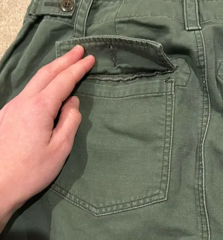 G1 Goods Green Mini Skirt Size 0 flaw missing button