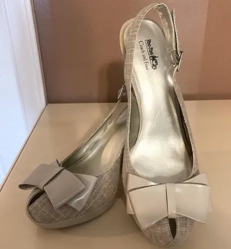 New COACH & FOUR Kaiea Bow Sling Back
Peep toe sz 8.5