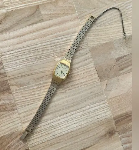 Seiko Gold Plated Vintage Mechanical Ladies Watch Gold Case Bracelet Dial