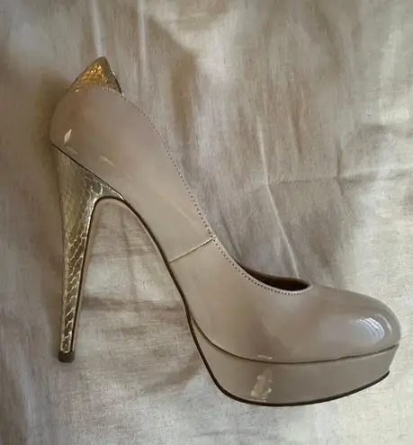 Guess Patent Leather Nude Pumps