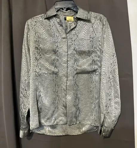 Alain Gerard Women's Snake Skin Blouse, Size 4 Silver Gray Top, Button Front Top
