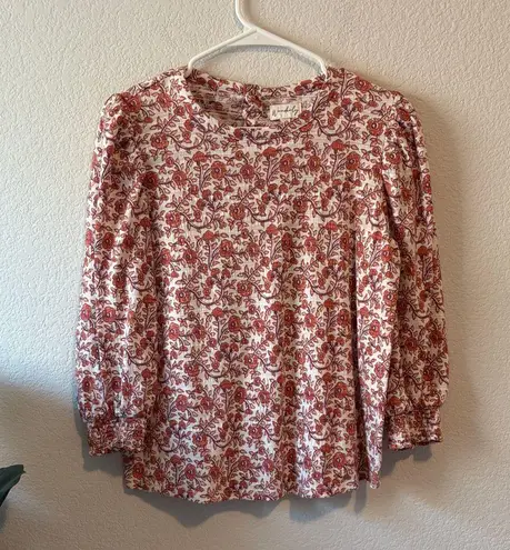 Wonderly Blouse with Floral Pattern and puff sleeves Small