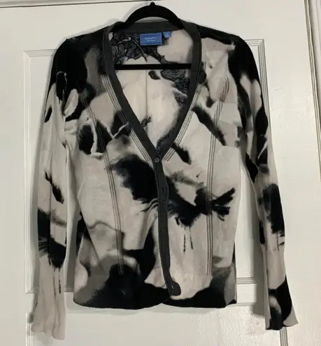 Vera Wang Simply  cardigan