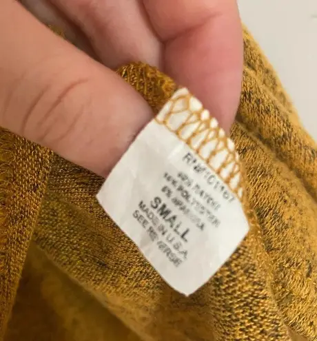 cha cha vente Yellow Long Sleeve Top Size Small