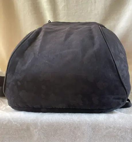 Lululemon Out Of Range Backpack in Camo Vol 20L - Image 7