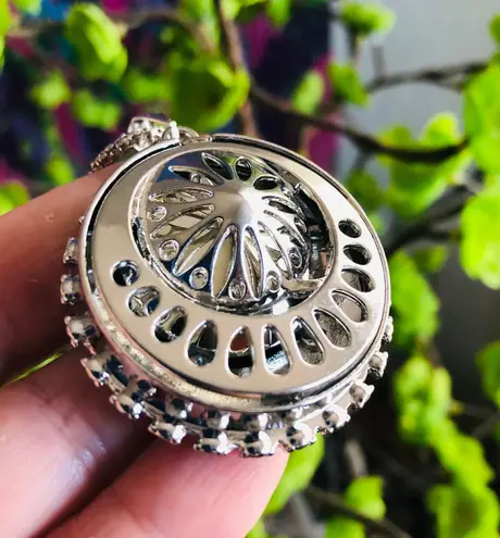 Faceted round royal blue glass stone rhinestone medallion amulet long necklace