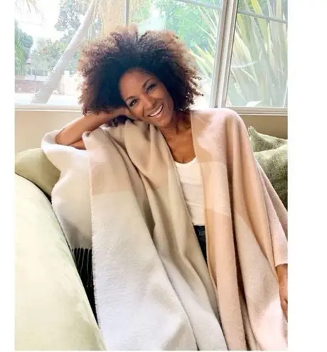 SOIA & KYO Yadira Woven Colorblock Scarfigan One Size