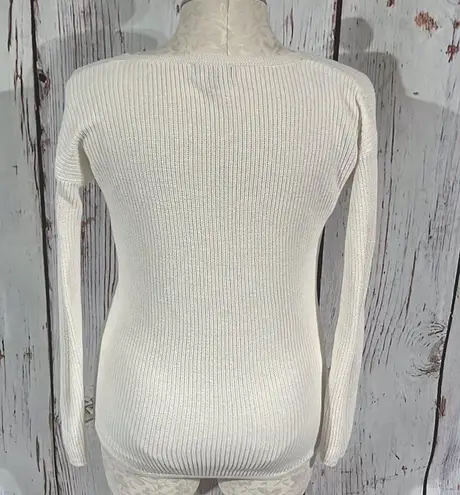 a.n.a  womens off white  vneck sweater size medium.