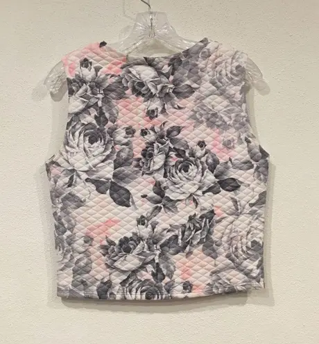 Gianni Bini  Quilted Floral Crop Top Size Large EUC
