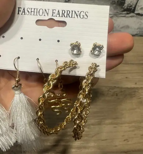 EUC Fashion Earrings 2 Pack Set ( 3 Studs, 3 Medium Hoops, 2 Dangle) Gold