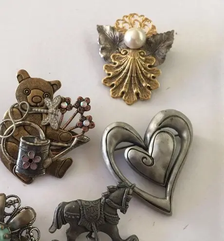 Lot Of 5 Vintage Modern Brooches Pins Nice Variety