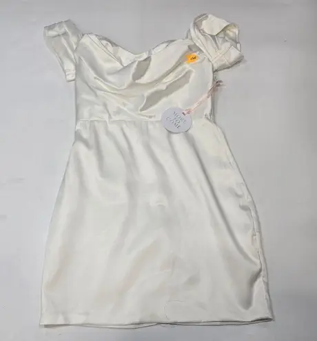 MORE TO COME Bella Off Shoulder Dress in White Size XS