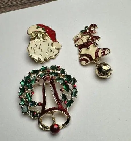 Santa Claus, Holly Wreath, Stocking Christmas Brooch Pin Lot Of 5 Gold Tone