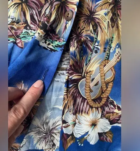 Vintage Hilo Hattie blue pal trees Hawaiian print button down blouse, size XS