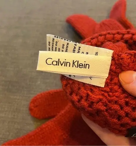 Calvin Klein  Red Knit Gloves