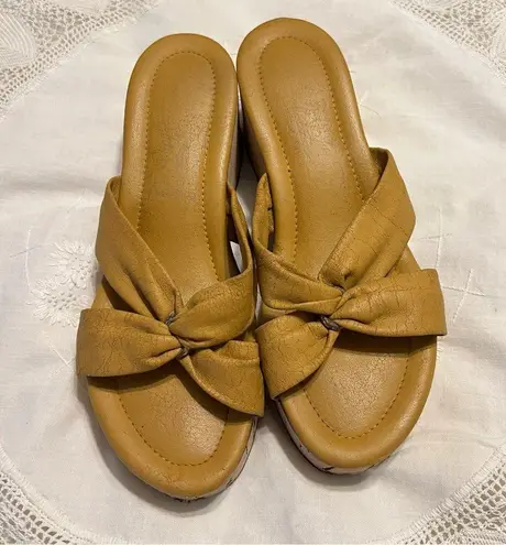 Vintage Island Slipper Wedge Sandals Shoes Made in Hawaii No Size but Approx 8
