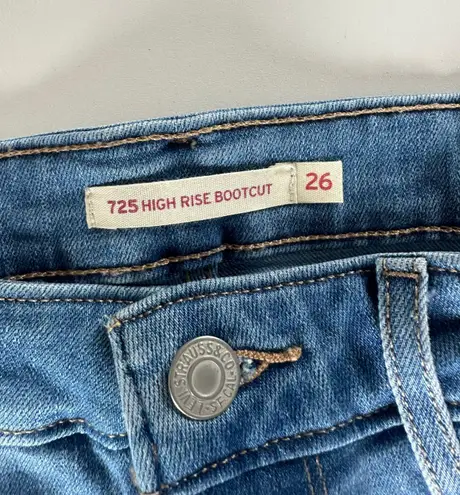 Levi's 725 High-Rise Bootcut Jeans