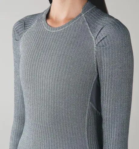 Lululemon Think Fast Long Sleeve in Heathered Herringbone Silver Spoon Slate