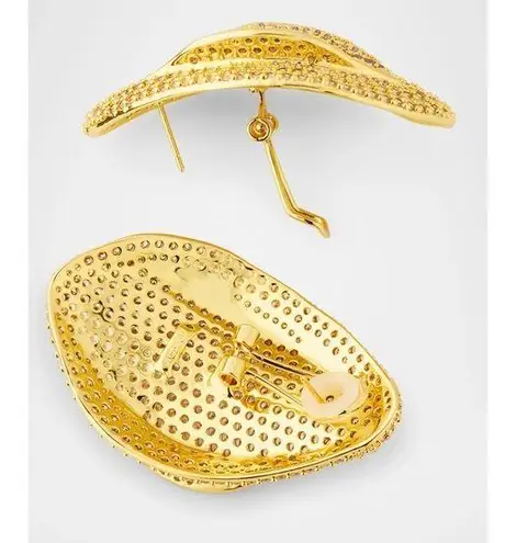 Cult Gaia NWT Erin Earrings in Sand Dollar