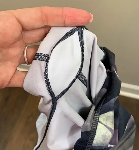 NUX Floral Gray/Purple/Pink Crop Capris Legging Size M