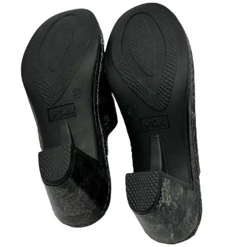 HELLE COMFORT WELLNESS PEWTER SNAKE PRINT SLIDE ON CLOGS SIZE 6.5