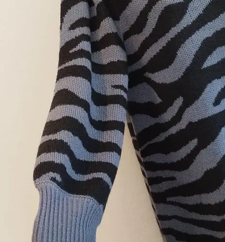 Time And True Gray & Black Zebra Print Sweater Dress Size L Size L