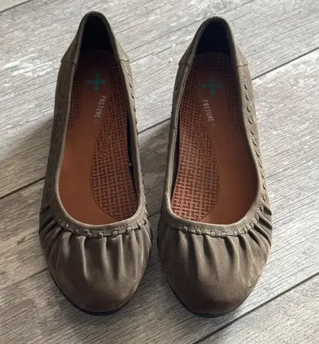 Baretraps Shoes Womens 8.5 Norma Posture Plus Green Hidden Heel