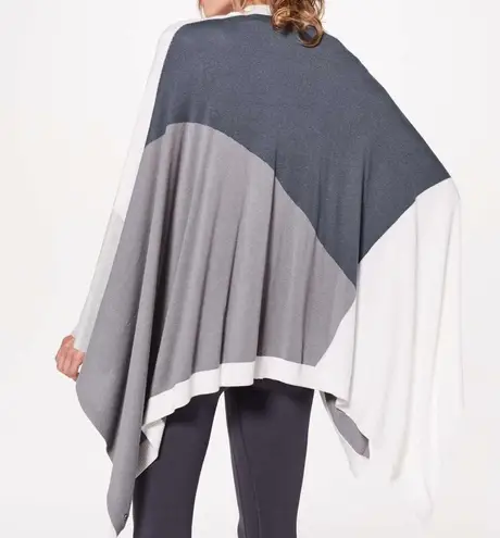 Lululemon  hatha wrap in gray white colors