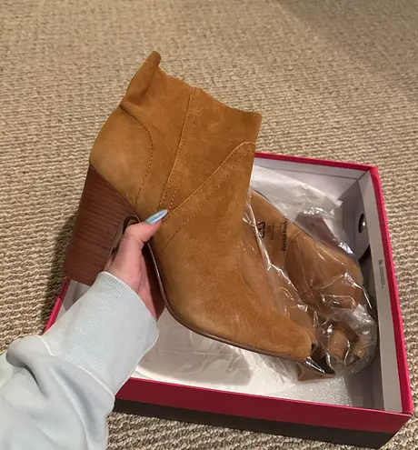 Tan Wedge Size 7 - Image 2