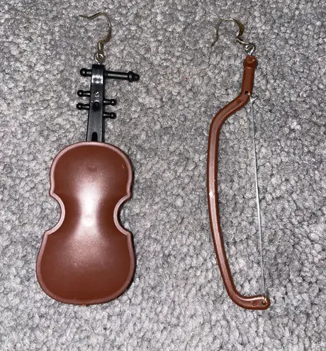 SheIn Violin Earrings