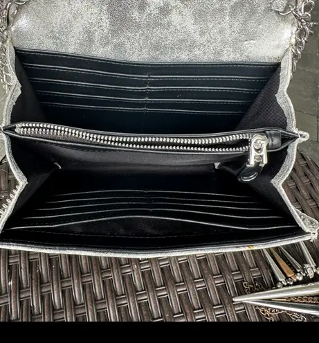 Chelsea28 silver crossbody shoulder clutch wallet bag