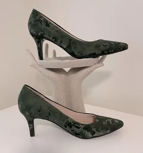 Life Stride Sevyn Hunter Camo Pointed Toe Pumps 9M