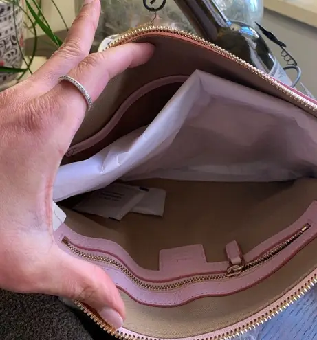 MCM Authentic logo Diamond Leather zip top clutch/Crosby❤️