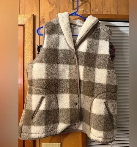 Woolrich NWOT- Buffalo Plaid Snap Fleece Vest Women's Large Deep Pile Brown Cream