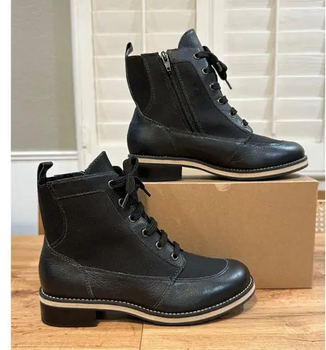 Walking Cradles Knox Ankle Boots Black Leather Size 7.5 NWOB Stylish Comfy