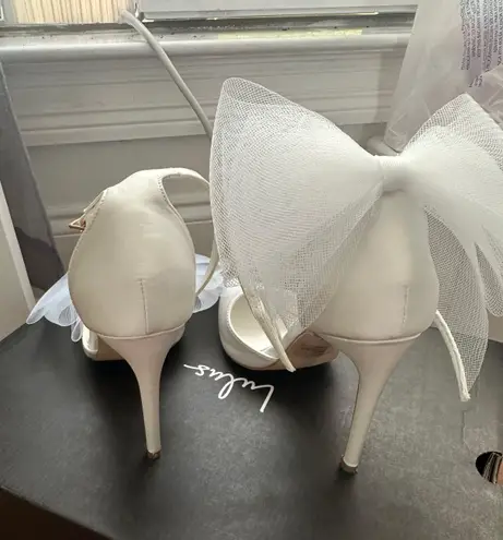 Lulus Tanyay White Bow Heels