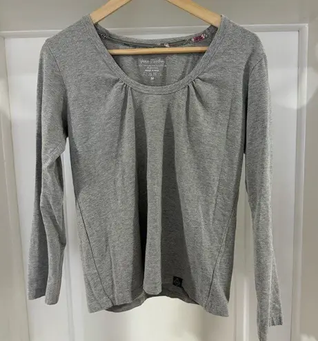 Vera Bradley  grey long sleeve top M