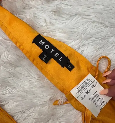 Motel  Delphi Top Satin Tangerine