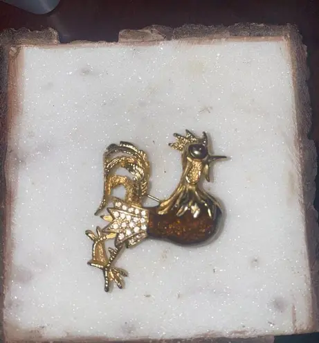 Edwin Pearl Vintage Gold Tone Rooster Brooch Pin With Rhinestones Enamel Detaili Size 2